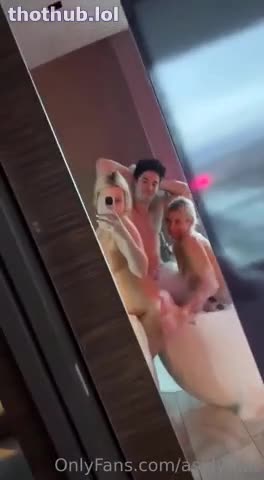 Tana Mongeau!! Hot f.ucking on bathroom
