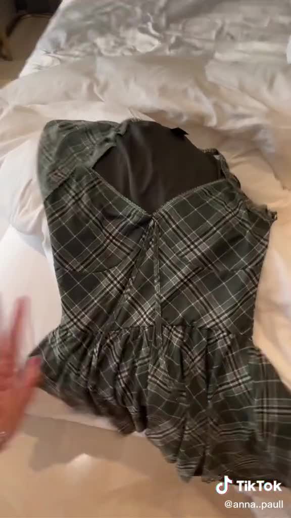 Anna Paul – Sexy in bedroom