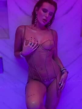 BellaThorne – Nude show on bed…