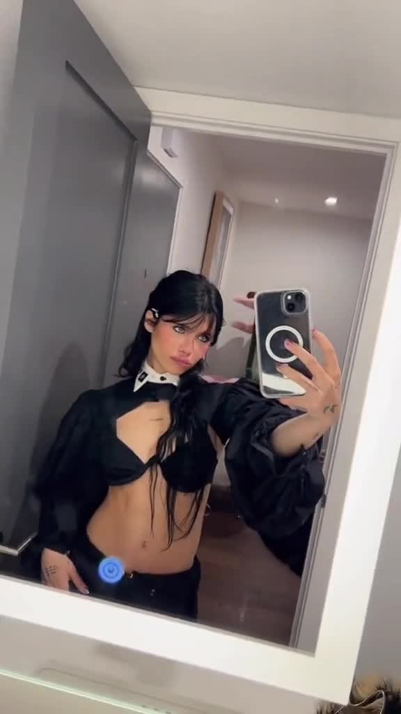 Nessa Barrett – Sexy with erotic body…