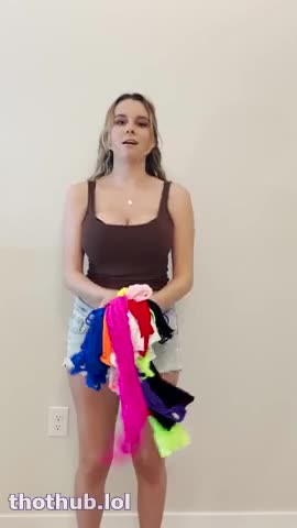 Yellz0 – Sexy in lingerie