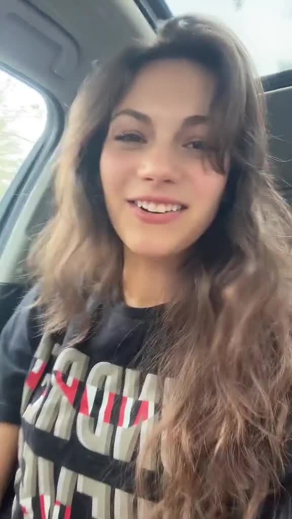 AlexiaRaye – Pick my outfit…