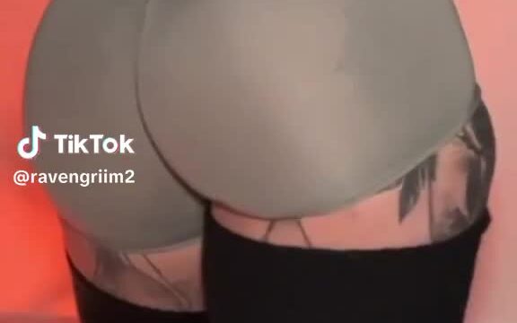 Dakota Alexandra big butt showing…!!
