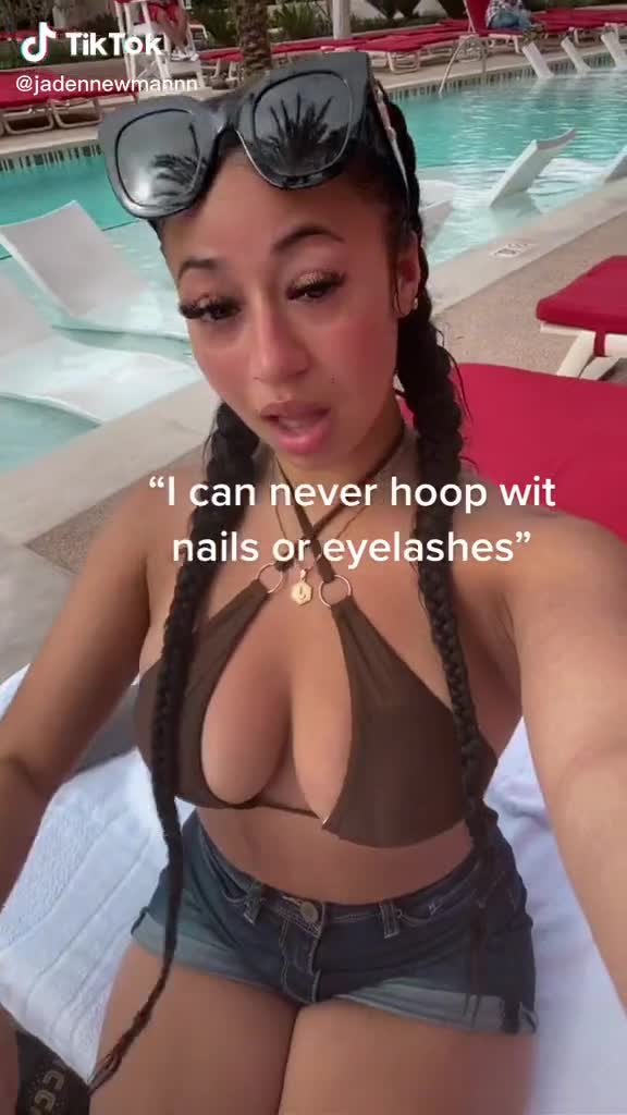 Jaden newman – Hot sexy in pool…