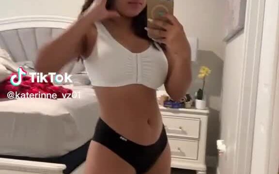 Katerinevz01 – Sexy in bedroom…