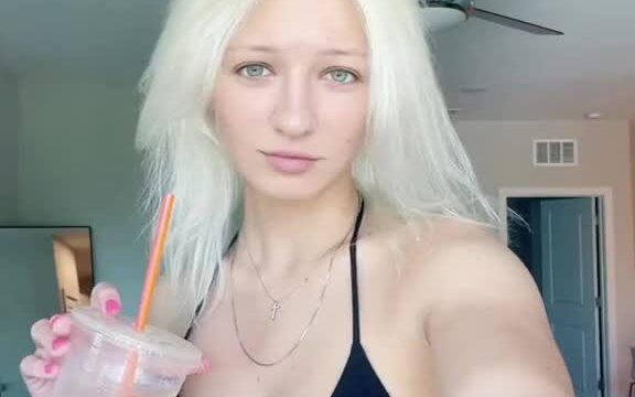 Kayla Void – Sexy in lingerie…