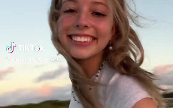 Samantha Schwartz sexy on beach…