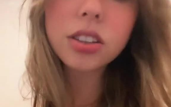 Samantha Schwartz – Sexy babe in bedroom…