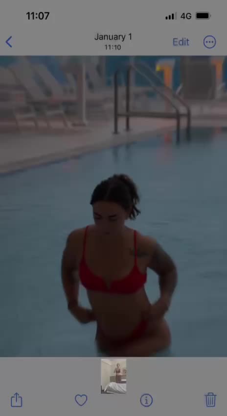 Abby Berner – Sexy in the pool