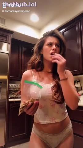 Madisyn Shipman!! Sexy babe in bedroom…