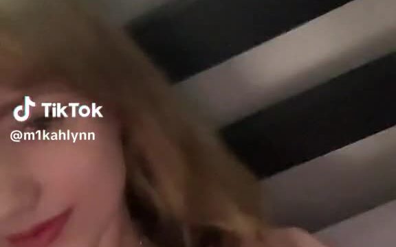 Mikahlynn – Sexy in bedroom