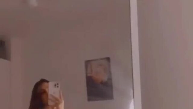 Sassy Poonam – Nude show in bedroom