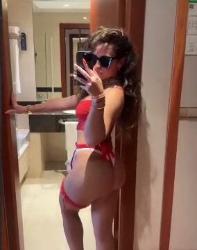 Andrea Rojo – Nude show with erotic body