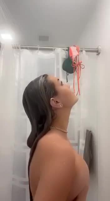 Breckie Hill naked big boobs tease – New onlyfans video so hot