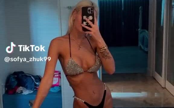 Sofya Zhuk – Sexy with erotic body