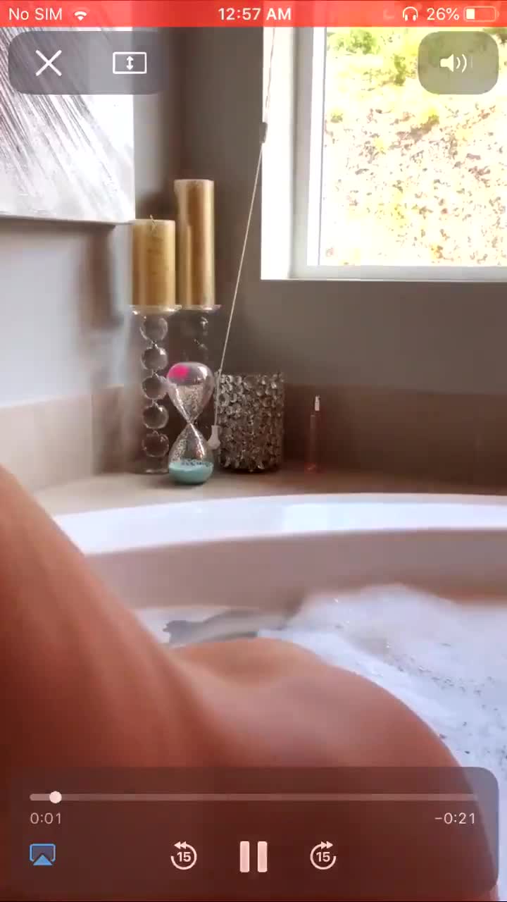 CarlieJo naked show big ass in bathub!!! So hot