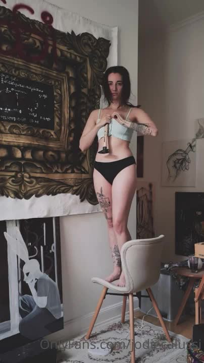 Jodie Calussi – Nude show with erotic body!!! New trending video
