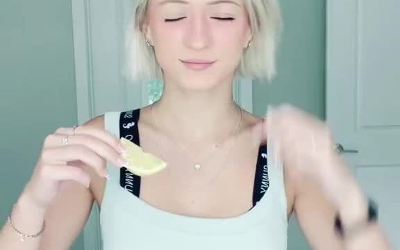 Kayla Void – Sexy in bedroom!!!