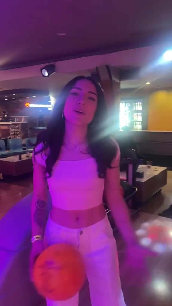 Nadia Amine!!! Lesbian kissing