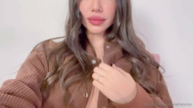 Aletrevino naked show big boobs in bedroom!!! So hot