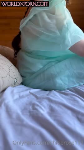 Chloerose – Doggystyle on bed!!! New sextape Onlyfans leaked so hot