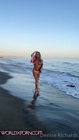 Denise Richards show big boobs on beach!!! So hot
