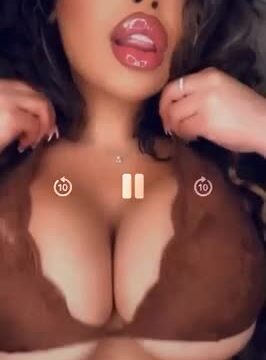 Giselle Lynette show big boobs so hot!!! New Onlyfans video leaked