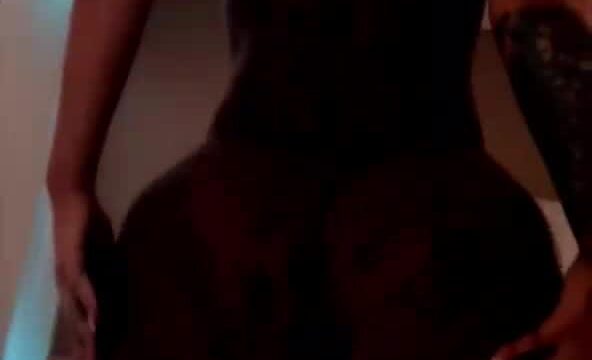 Iggy Azalea – Nude show with erotic body