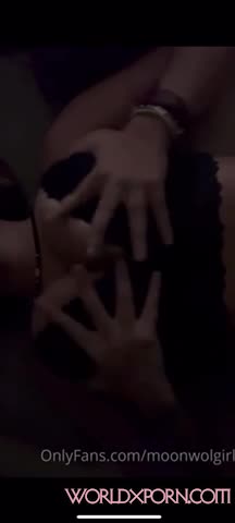 Moonwolfgirl naked show big boobs on bed!!! So hot