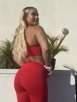 Kinsey Wolanski nude big ass out side!!! So hot