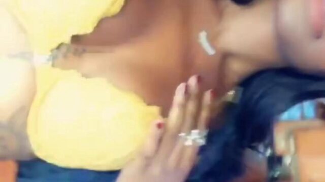 KayyyBear Booty Grab Lingerie Onlyfans Video Leaked