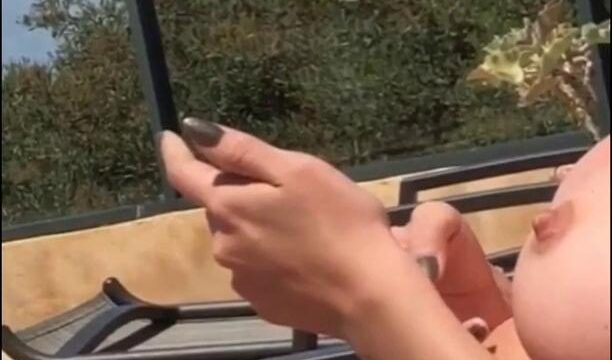 Selena Gomez Nude Boob Flash Video Leaked