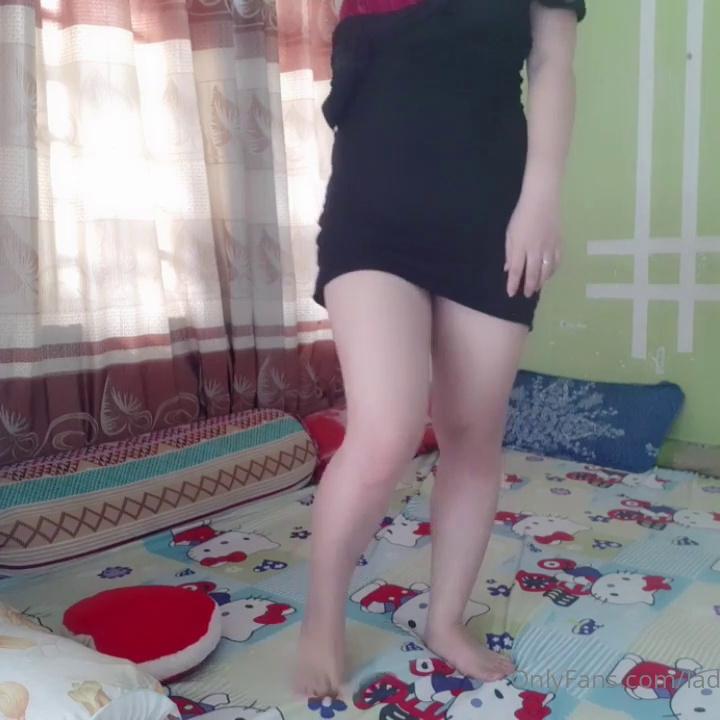 Pretty Housewife Nipple Play Leaked Porn Video