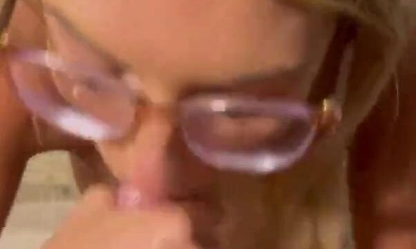 Ambie Bambii Nerdy GF Glasses Blowjob Facial Video Leaked