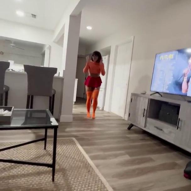 Emily Rinaudo Velma Cosplay Sex Video Leaked